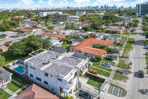 Adosado en venta en Miami, Florida, 3 dormitorios, 214.79 m2 № 1891969 - foto 21
