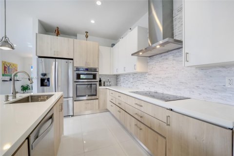Adosado en venta en Miami, Florida, 3 dormitorios, 214.79 m2 № 1891969 - foto 4
