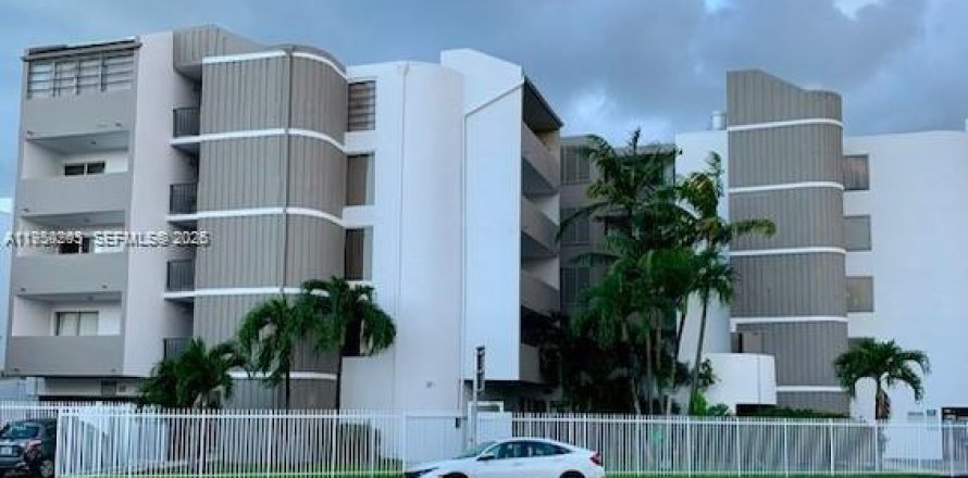 Кондоминиум с 1 спальней в Майами-Бич, Флорида № 2005773