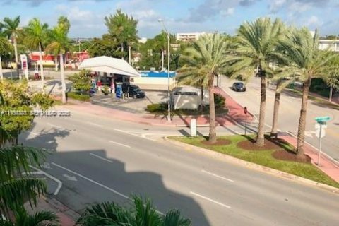 Купить кондоминиум в Майами-Бич, Флорида 1 спальня, 66.98м2, № 2005773 - фото 2