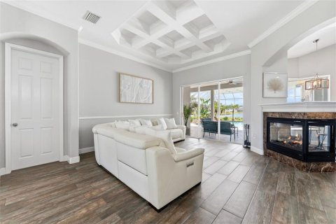 House in Land O' Lakes, Florida 4 bedrooms, 312.06 sq.m. № 2219604 - photo 13