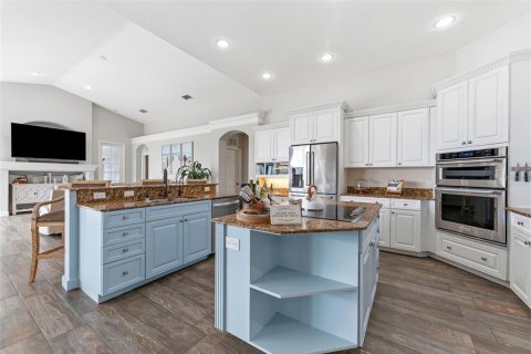 House in Land O' Lakes, Florida 4 bedrooms, 312.06 sq.m. № 2219604 - photo 17