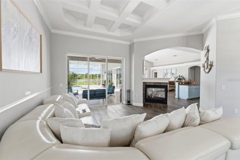 House in Land O' Lakes, Florida 4 bedrooms, 312.06 sq.m. № 2219604 - photo 12