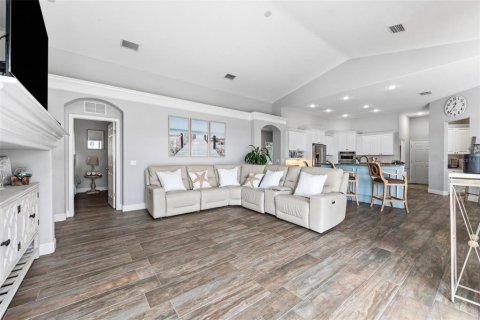 House in Land O' Lakes, Florida 4 bedrooms, 312.06 sq.m. № 2219604 - photo 24