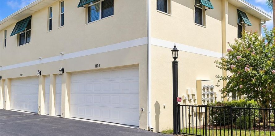 Touwnhouse à Tampa, Floride 3 chambres, 103.4 m2 № 2381219