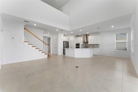 House in Clermont, Florida 4 bedrooms, 268.67 sq.m. № 2130385 - photo 4