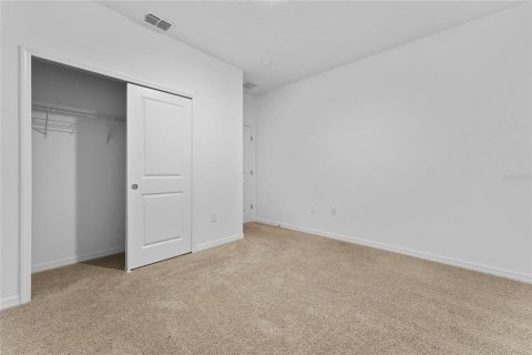 House in Clermont, Florida 4 bedrooms, 268.67 sq.m. № 2130385 - photo 23