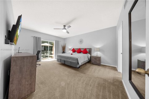 Villa ou maison à vendre à Kissimmee, Floride: 5 chambres, 215.25 m2 № 2365572 - photo 23