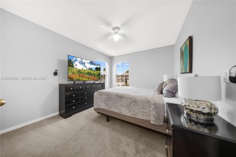 Villa ou maison à vendre à Kissimmee, Floride: 5 chambres, 215.25 m2 № 2365572 - photo 29
