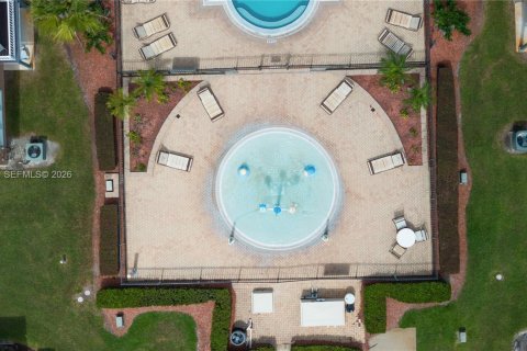 Villa ou maison à vendre à Kissimmee, Floride: 5 chambres, 215.25 m2 № 2365572 - photo 7
