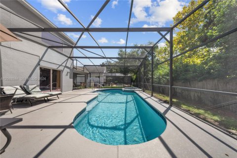 Villa ou maison à vendre à Kissimmee, Floride: 5 chambres, 215.25 m2 № 2365572 - photo 11