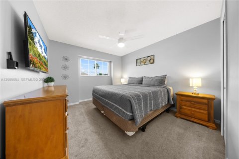 Villa ou maison à vendre à Kissimmee, Floride: 5 chambres, 215.25 m2 № 2365572 - photo 27