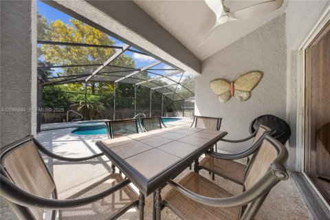 Villa ou maison à vendre à Kissimmee, Floride: 5 chambres, 215.25 m2 № 2365572 - photo 12