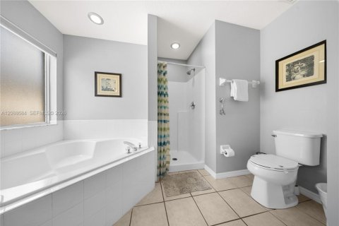 Villa ou maison à vendre à Kissimmee, Floride: 5 chambres, 215.25 m2 № 2365572 - photo 26