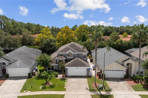 Villa ou maison à vendre à Kissimmee, Floride: 5 chambres, 215.25 m2 № 2365572 - photo 2