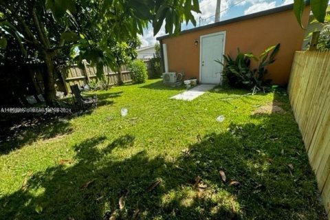 Propiedad comercial en alquiler en Homestead, Florida, 1 dormitorio, 46.45 m2 № 2031823 - foto 2