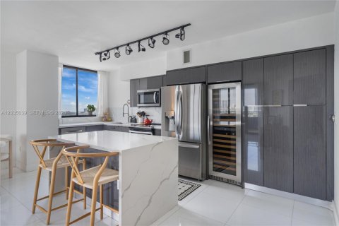 Condominio en venta en Miami Beach, Florida, 2 dormitorios, 117.24 m2 № 2188292 - foto 9