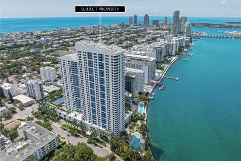 Condominio en Miami Beach, Florida, 2 dormitorios  № 2188292