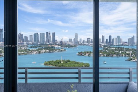 Condominio en venta en Miami Beach, Florida, 2 dormitorios, 117.24 m2 № 2188292 - foto 18
