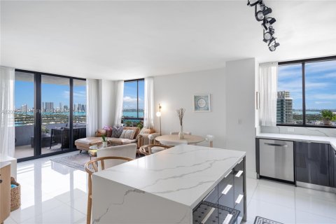 Condominio en venta en Miami Beach, Florida, 2 dormitorios, 117.24 m2 № 2188292 - foto 12