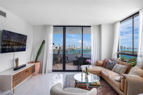 Condominio en venta en Miami Beach, Florida, 2 dormitorios, 117.24 m2 № 2188292 - foto 3
