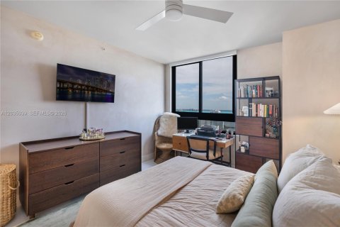 Condominio en venta en Miami Beach, Florida, 2 dormitorios, 117.24 m2 № 2188292 - foto 25