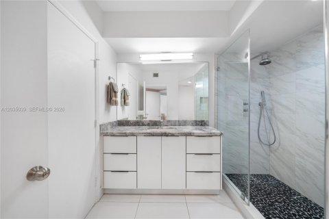 Condominio en venta en Miami Beach, Florida, 2 dormitorios, 117.24 m2 № 2188292 - foto 27