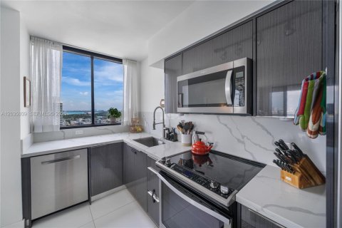 Condominio en venta en Miami Beach, Florida, 2 dormitorios, 117.24 m2 № 2188292 - foto 10