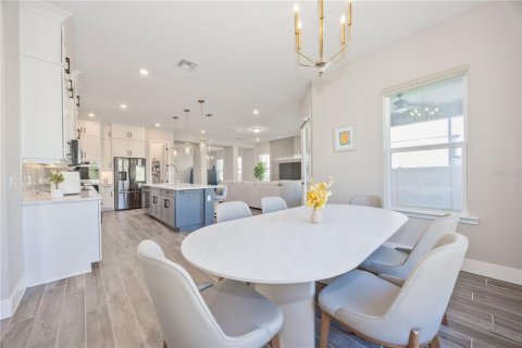 House in Winter Garden, Florida 5 bedrooms, 321.53 sq.m. № 2106698 - photo 18