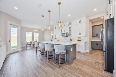 House in Winter Garden, Florida 5 bedrooms, 321.53 sq.m. № 2106698 - photo 13