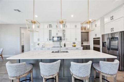 House in Winter Garden, Florida 5 bedrooms, 321.53 sq.m. № 2106698 - photo 16