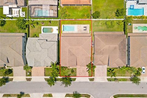 House in Orlando, Florida 8 bedrooms, 507.99 sq.m. № 1815914 - photo 9