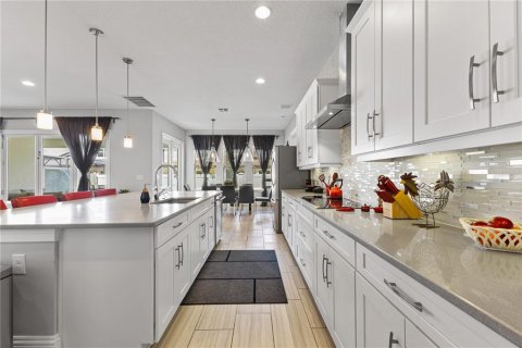 House in Orlando, Florida 8 bedrooms, 507.99 sq.m. № 1815914 - photo 21
