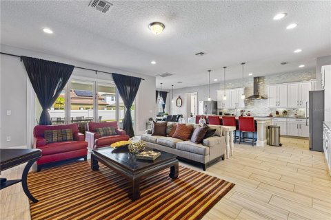House in Orlando, Florida 8 bedrooms, 507.99 sq.m. № 1815914 - photo 14