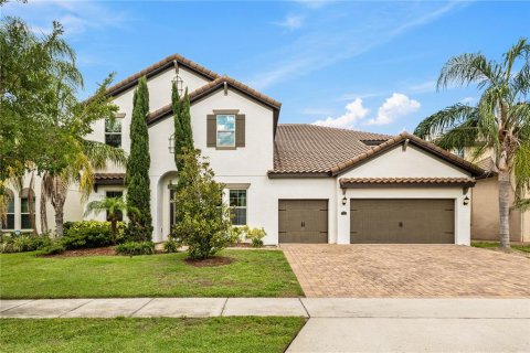 House in Orlando, Florida 8 bedrooms, 507.99 sq.m. № 1815914 - photo 1