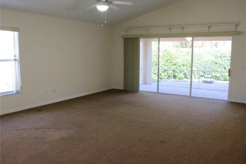 House in Winter Haven, Florida 3 bedrooms, 160.63 sq.m. № 1587401 - photo 13
