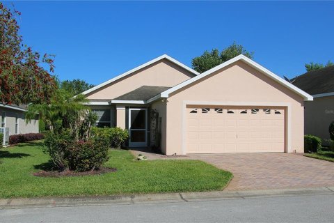 House in Winter Haven, Florida 3 bedrooms, 160.63 sq.m. № 1587401 - photo 1