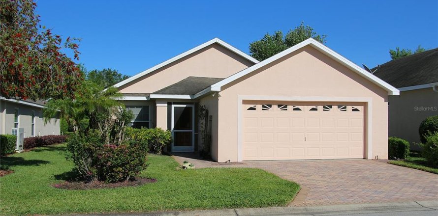 House in Winter Haven, Florida 3 bedrooms, 160.63 sq.m. № 1587401