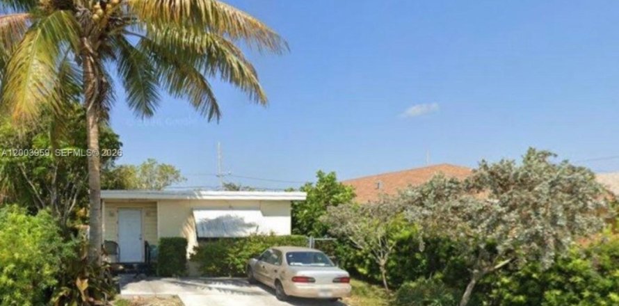 House in Delray Beach, Florida 3 bedrooms, 119.66 sq.m. № 2068317