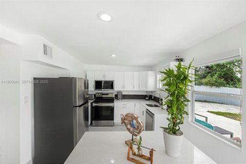 Casa en alquiler en West Park, Florida, 4 dormitorios, 135.64 m2 № 1989883 - foto 15