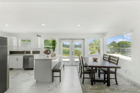 Casa en alquiler en West Park, Florida, 4 dormitorios, 135.64 m2 № 1989883 - foto 14