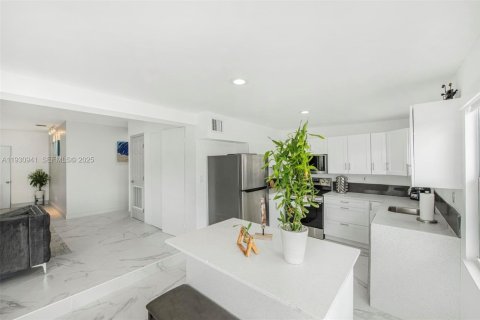 Casa en alquiler en West Park, Florida, 4 dormitorios, 135.64 m2 № 1989883 - foto 16