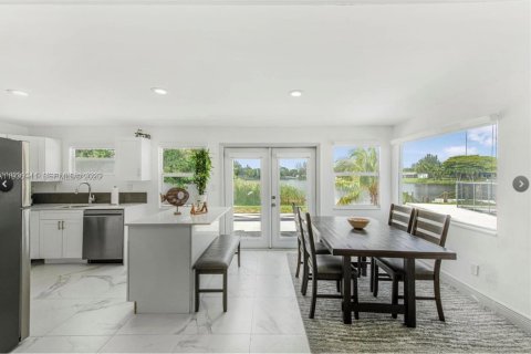 Casa en alquiler en West Park, Florida, 4 dormitorios, 135.64 m2 № 1989883 - foto 10