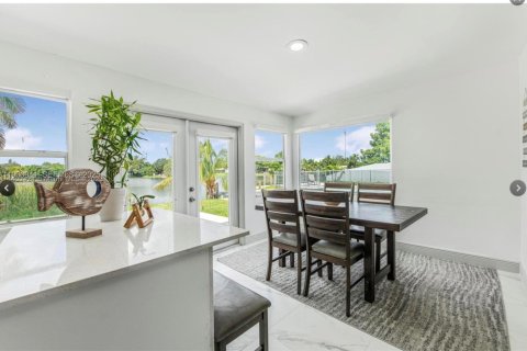 Casa en alquiler en West Park, Florida, 4 dormitorios, 135.64 m2 № 1989883 - foto 9