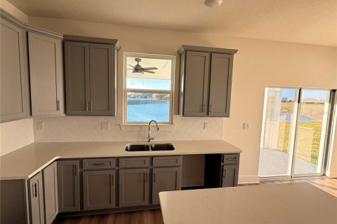 House in Hudson, Florida 3 bedrooms, 166.67 sq.m. № 2216443 - photo 4