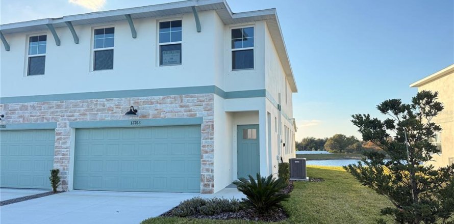 House in Hudson, Florida 3 bedrooms, 166.67 sq.m. № 2216443