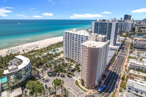 Copropriété à vendre à Miami Beach, Floride: 1 chambre, 74.04 m2 № 2274005 - photo 2