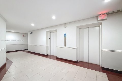 Copropriété à vendre à Miami Beach, Floride: 1 chambre, 74.04 m2 № 2274005 - photo 6