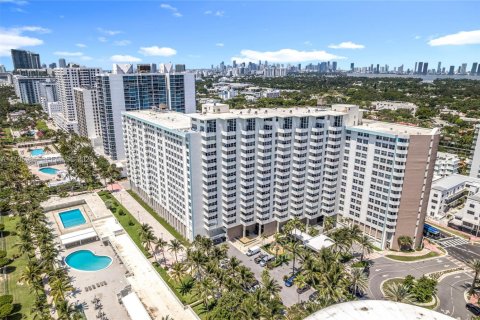Copropriété à vendre à Miami Beach, Floride: 1 chambre, 74.04 m2 № 2274005 - photo 4