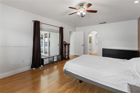 Casa en venta en Miramar, Florida, 3 dormitorios, 196.86 m2 № 1857464 - foto 24